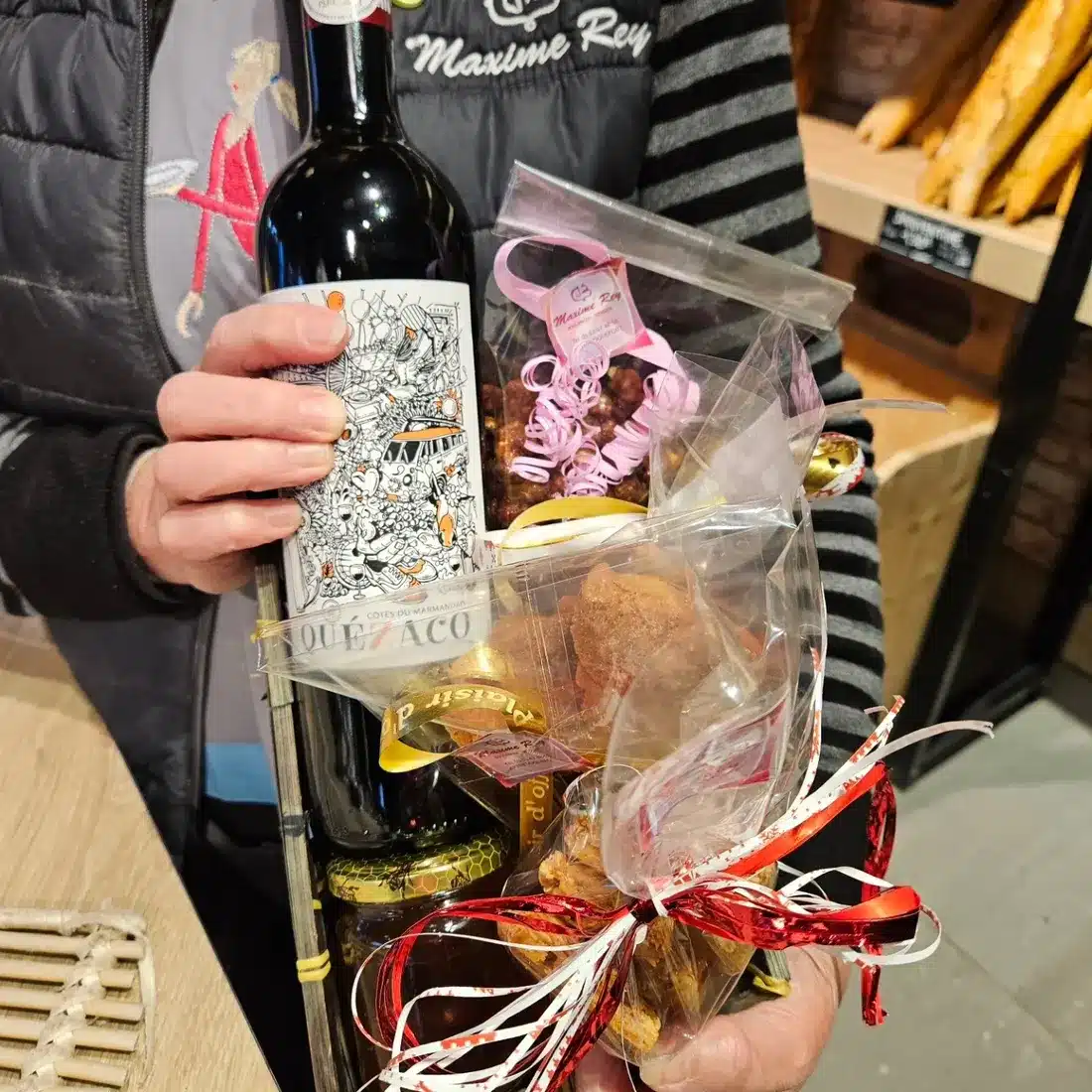 Vin du Sud-Ouest et coffret de produits locaux